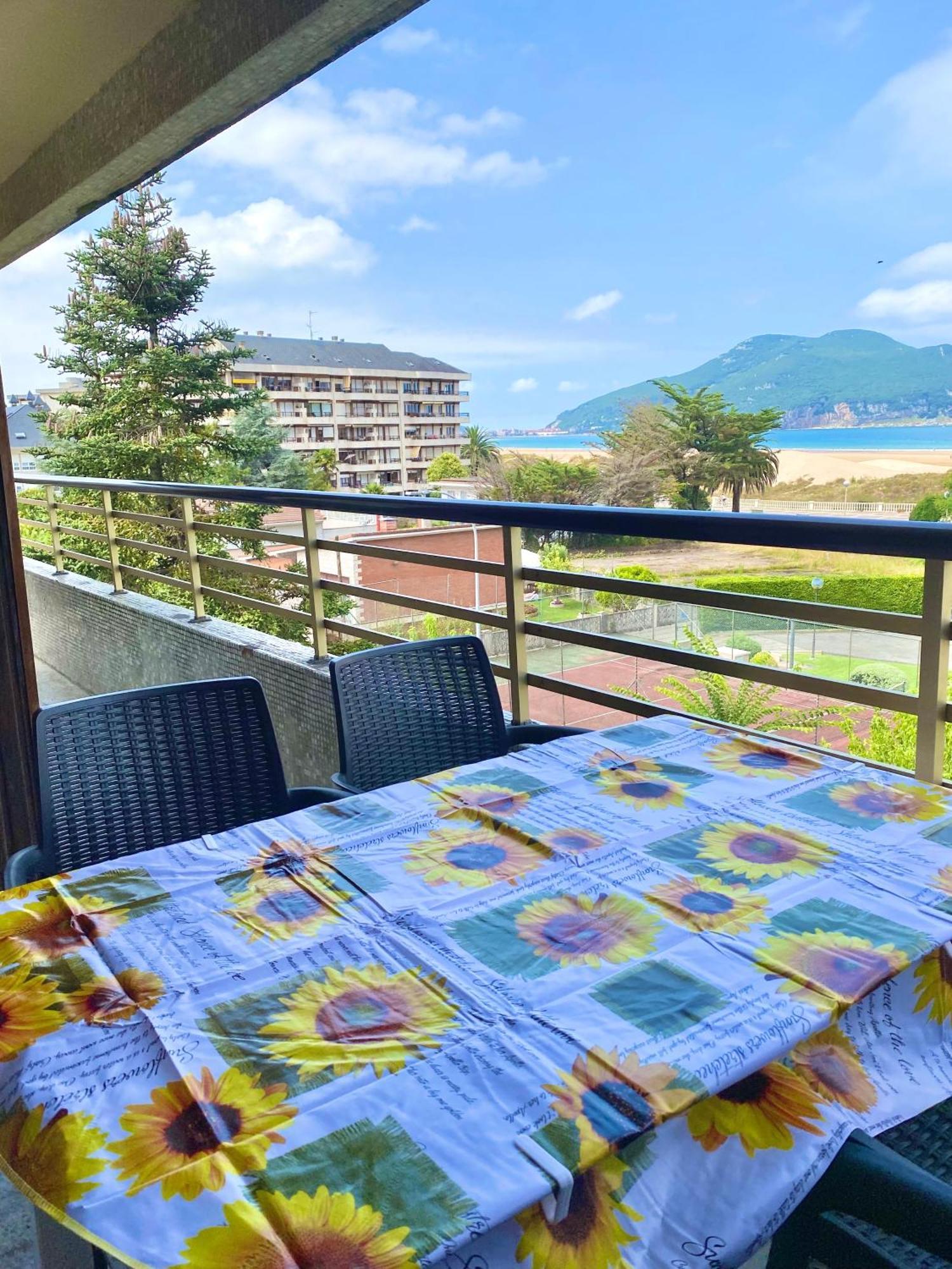 Apartment Laredo Sea Beach Bagian luar foto